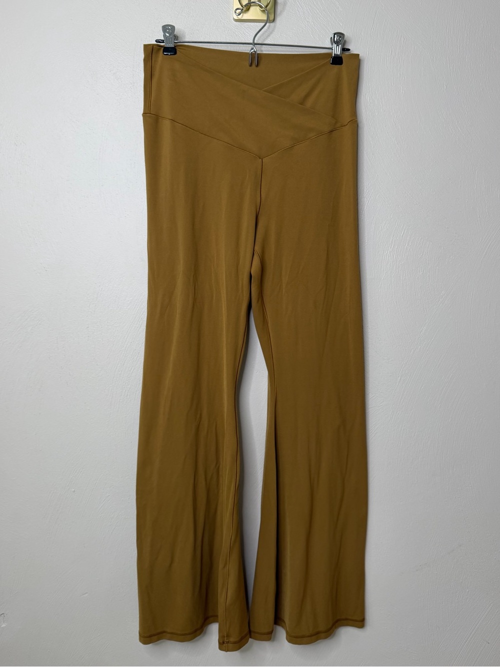 OFFLINE BY AERIE Real Me Flare High-Waist Wide-Leg Pants in Mustard Yellow XL